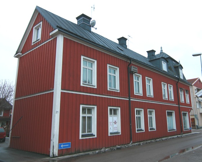 Byggnad 1A fasad mot Hyttgatan