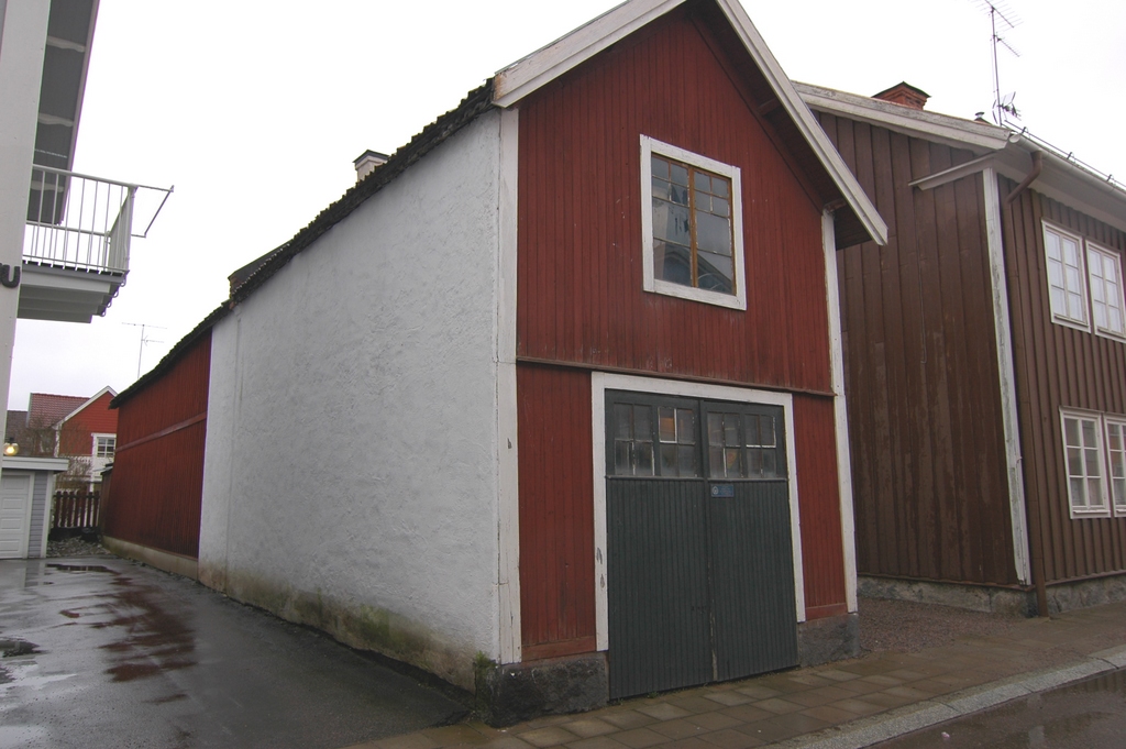 Byggnad 9001, gavel mot Hyttgatan, långsida mot Gruvdrängen 2.