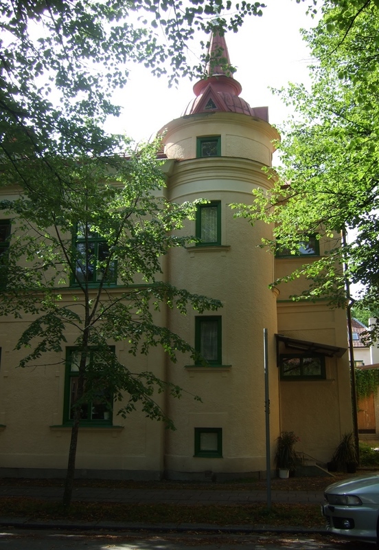 Husnr 2 fasad med torn Vasagatan.