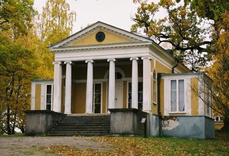 Lusthuset Lugnet före restaurering 2005