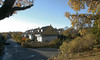 SAK00221
Stockholm, Bredäng, Wänskapsbröderna 2-31, Eksätravägen 130-194.
 Rad med hus av typ 1. Foto från ost.