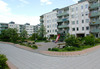 Tensta, Hydinge 1, Skäftingebacken 3-13.

Gårdarna i kvarteret Hydinge utgör tak till parkeringshusen.