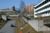 SAK07002 Sthlm, Tensta-Hjulsta, Stora Tensta 1, StoraTenstagränd 4-16 (jmn nr) från sydväst

Det finns gott om gångvägar i och omkring området.



