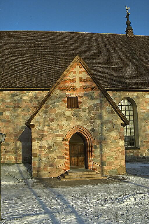 Nederluleå kyrka, vapenhuset från söder