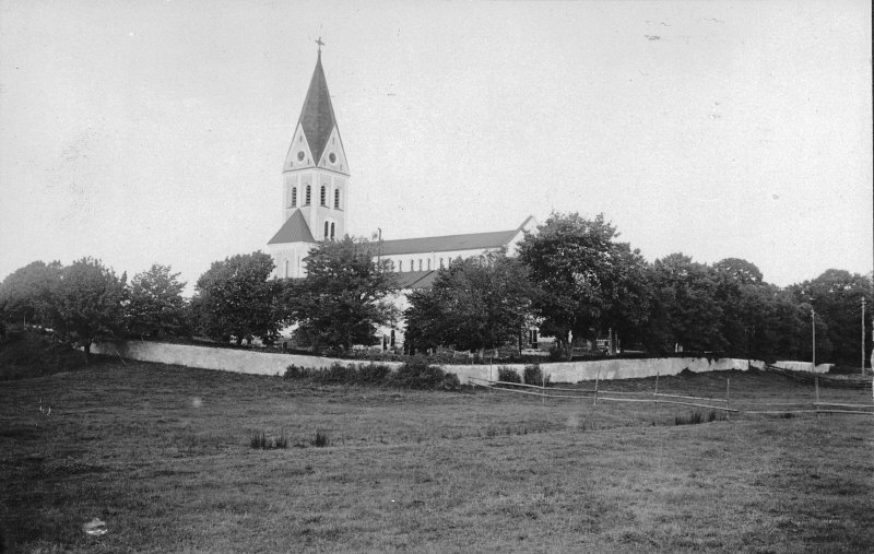 Bräkne-Hoby kyrka från sydöst