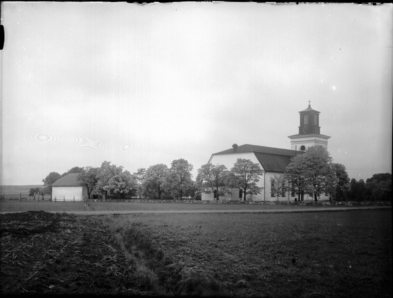 Österfärnebo kyrka från nordöst. 