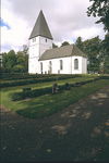 Bjälbo kyrka från sydöst.