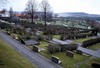 Kyrkogårdens yngre delar i norrsluttningen. 
