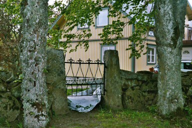 Marums kyrkogård, grind i norr. Neg.nr 04/201:07.jpg