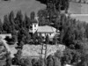Flygbild över kyrka och kyrkogård 1957. 