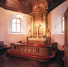 Altare och altarupppsats.