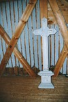 Ursprunglig altarprydnad i Bocksjö kapells torn. Neg.nr. 03/254:15. JPG.