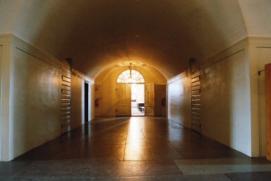 Korridor mellan Slutvärnet och Garnisonskyrkan. Neg.nr. 03/252:14. JPG.