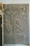 Porträttgravsten över Tyres Gunnarsson med maka i Velinga kyrka. Neg.nr. 04/197:18. JPG.