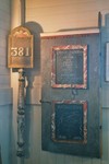Predikstolsdörr och nummertavla från Valdshults gamla kyrka. Neg.nr. B963_052:04. JPG.