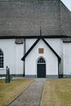 Vapenhuset utmed Lyrestads kyrkas sydfasad. Neg.nr 04/283:04.jpg