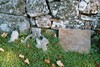 Ullervads kyrkogård, fragment av stenkors mm. Neg.nr 04/249:07.jpg