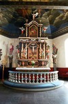 Altaruppsatsen är tillverkad 1730 av Johan Petter Weber. 