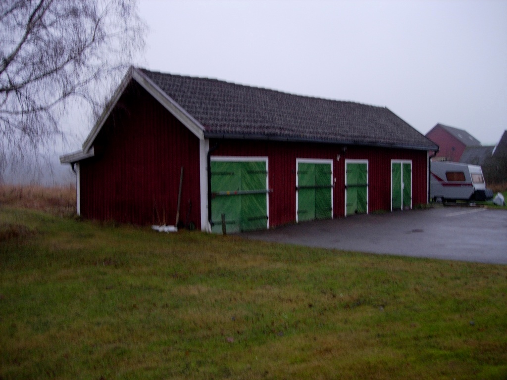 Västra Husby kyrka, uthus.