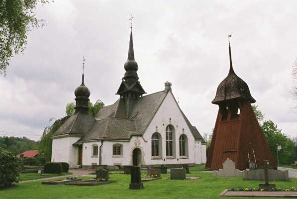 Lerums kyrka sedd från NÖ.