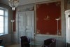 Kv Alströmer 9, Lilla Torget 4. Pompejanska rummet, James Dicksons förmak med fönster mot Lilla Torget.. Målningarna är troligen gjorda i samband med ombyggnaden 1865, notera dörrarnas utsmyckning.