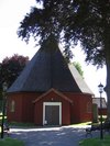Kvistbro kyrka, västra fasaden