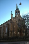 Engelska kyrkan ligger i ett kvarter med friliggande villor från samma tid