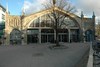Göteborgs centralstation, vänthallens västra gavel med landets största fribärande tegelvalv. Valvet rekonstruerades vid restaureringen på 1990-talet.