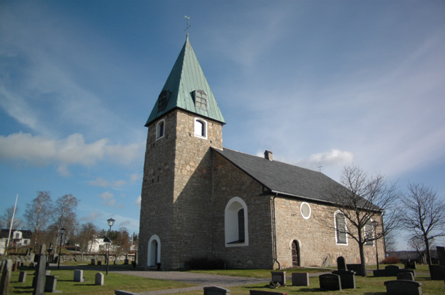 Edsbergs kyrka, exteriör västra och södra fasaden