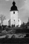 Mjällby kyrka från väst.