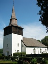 Oppeby kyrka från sydväst.