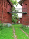 Allmänna Lasarettet Nordöstra flygeln (t v) med gångbron till huvudbyggnaden (t h).