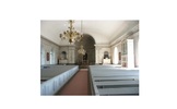 Kyrkorummet hör till de bäst bevarade exemplen på nyantikens stilideal i svenskt kyrkobyggande