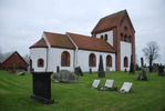 Norra Skrävlinge kyrka och kyrkogård från nordost