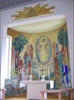 Skillingaryds kyrka, mot koret. Absidmålningen utfördes i sin
ursprungliga storlek 1941 i samband
med kyrkans uppförande. Sedan dess
har målningen utökats vid två tillfällen,
alltid av samma konstnär.