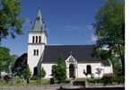 Norrby kyrka och kyrkogård. 