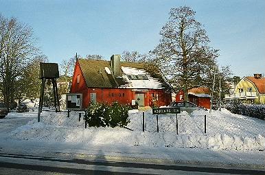Aspenäs kyrka och kyrkotomt, från söder.