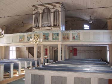 Bingsjö kapell, interiör, kyrkorummet sett mot orgelläktaren i väst. 