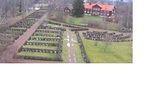 Norra och östra kyrkogården, med prästgården i bakgrunden till höger 

– digitalfoto Sven-Erik Nylander
