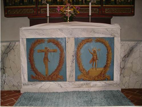 Haga kyrka, altarets framsida med dekormålning i original  från 1700-tal. 