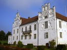 Vanås slott, Östra Göinge kommun. Slottsbyggnaden från sydost.