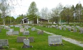 Norra kyrkogården togs i bruk omkring 1966. De stående gravstenarna är huvudsakligen ljusa. Norr om begravnings-platsen ligger Maria-kapellet.