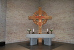 Elinebergskyrkan, Raus församling, altare och krucifix