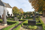 Glumslövs kyrka, gamla kyrkogården åt söder