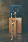 Mariakyrkan, Lidköping, dopaltare med altarprydnad. Neg.nr 03/107:04.jpg