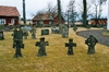 Norra Kedums kyrkogård med äldre stenkors. Neg.nr 03/142:07.