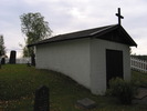 Nyhems kyrka med kyrkogård. Bårhuset från nord-väst. 
