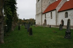 Den S delen av kyrkogården från Ö