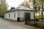 Ragunda nya kyrkas kyrkogård, Bårhus och vaktmästeri. 
