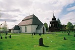 Hede kyrka med omgivande kyrkogård och klockstapel, vy mot sydost. 


Martin Lagergren & Emelie Petersson, bebyggelseantikvarier vid Jämtlands läns museum.
Inventerade kyrkor i Härnösand stift mellan 2004-2005. De var även fotografer till bilderna. 
